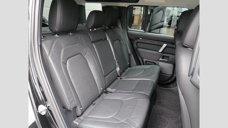 2024 認定中古車 Land Rover Defender 110 Santorini Black D300 カウンティ エクステリアパック キュレーテッドフォージャパン