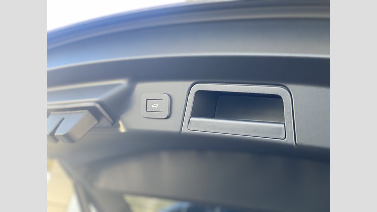 2025 認定中古車 Land Rover Range Rover Velar シャラントグレイ オートマチック DynamicSE 