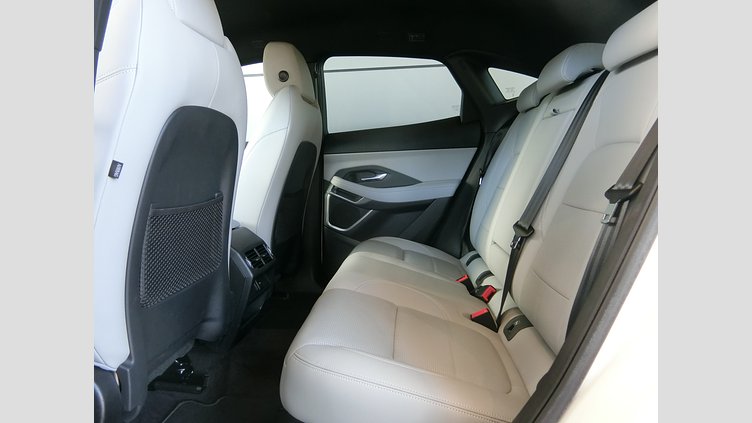 2024 認定中古車 Jaguar E-Pace Fuji White D200 ディーゼルエンジン DYNAMIC SE