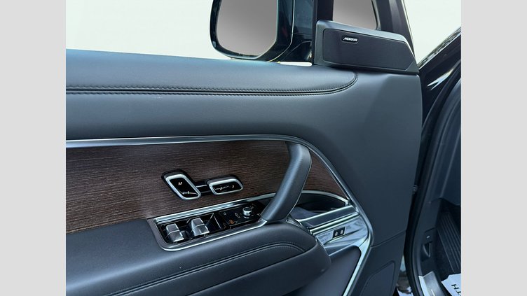 2022 Approved Land Rover Range Rover Santorini Black Офіційний автомобіль з прозорою сервісною історією! 
Всё технічне обслуговування тільки на офіційній станції! 
Без ДТП, підкрасів тощо!!! 
Весь автомобіль в матовій захисній плівці!  HSE