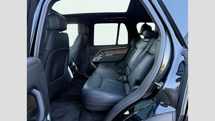 2022 Approved Land Rover Range Rover Santorini Black Офіційний автомобіль з прозорою сервісною історією! 
Всё технічне обслуговування тільки на офіційній станції! 
Без ДТП, підкрасів тощо!!! 
Весь автомобіль в матовій захисній плівці!  HSE