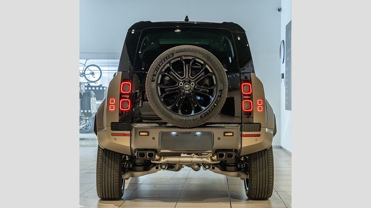 2025 New Land Rover Defender 110 Petra Copper 4.4 V8 Petrol MHEV Halo V8 OCTA