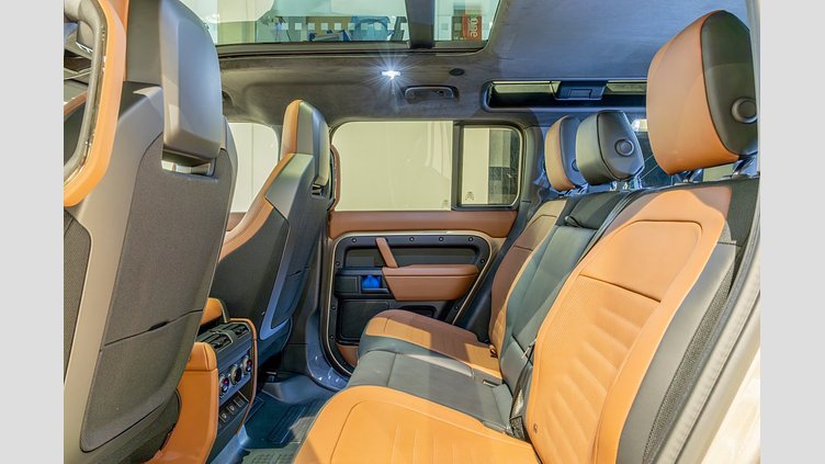 2025 New Land Rover Defender 110 Petra Copper 4.4 V8 Petrol MHEV Halo V8 OCTA