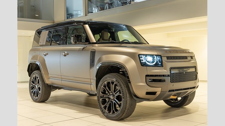 2025 New Land Rover Defender 110 Petra Copper 4.4 V8 Petrol MHEV Halo V8 OCTA