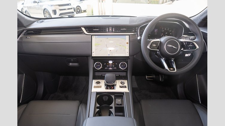2025 New Jaguar F-Pace British Racing Green in Gloss finish P575 PETROL SVR 575 EDITION