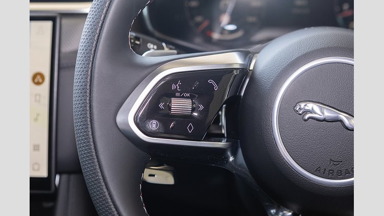 2025 New Jaguar F-Pace British Racing Green in Gloss finish P575 PETROL SVR 575 EDITION