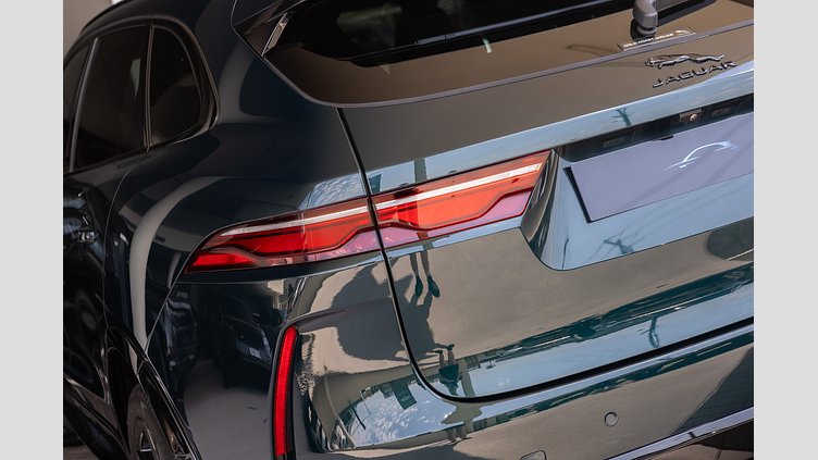 2025 New Jaguar F-Pace British Racing Green in Gloss finish P575 PETROL SVR 575 EDITION