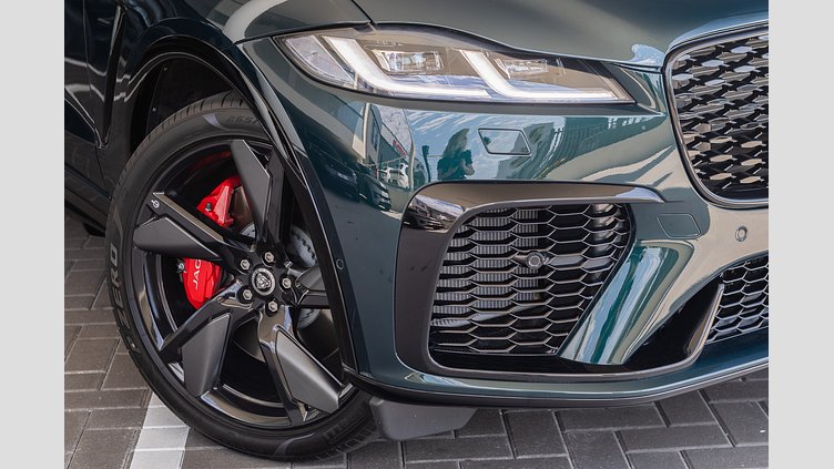 2025 New Jaguar F-Pace British Racing Green in Gloss finish P575 PETROL SVR 575 EDITION