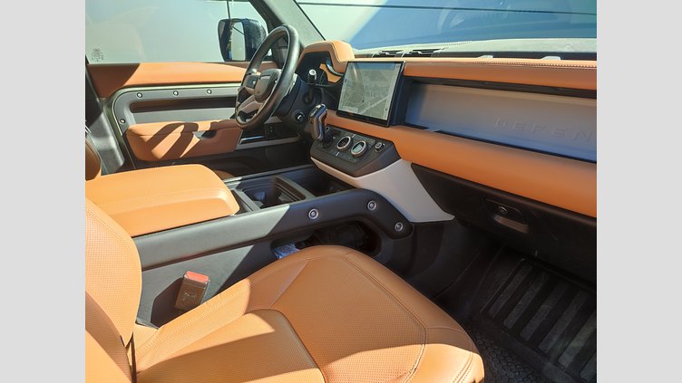 2022 JAZDENÉ VOZIDLÁ Land Rover Defender 110 Pangea Green 4x4 3.0 I6 P400 MHEV SE A/T AWD
