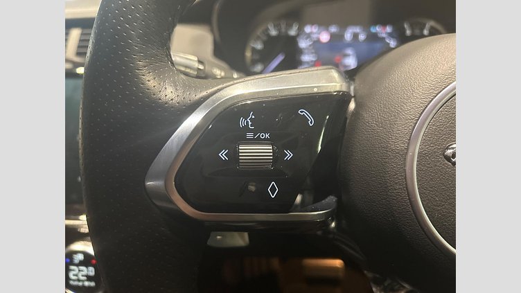 2022 認定中古車 Jaguar E-Pace Bluefire Blue P250 R-Dynamic SE