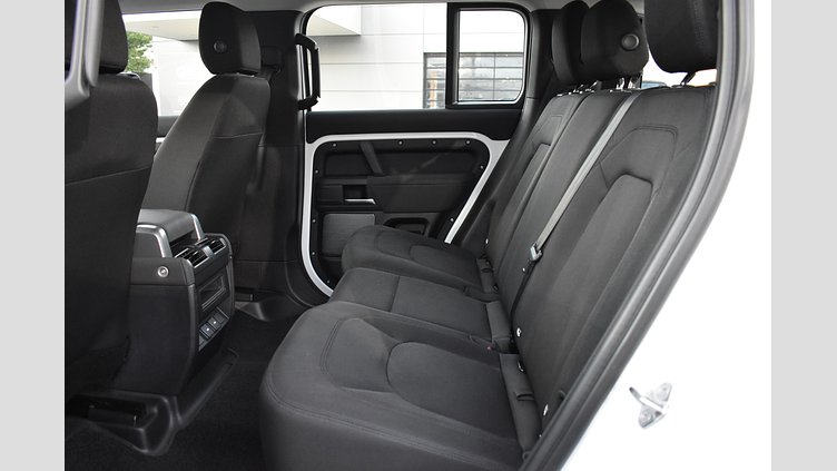 2022 認定中古車 Land Rover Defender 110 Fuji White Ｐ３００　AWD １１０ベースグレード　Ｐ３００