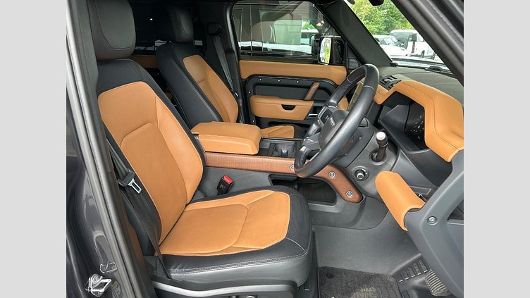 2022 認定中古車 Land Rover Defender 110 Carpathian Grey D300 AWD X-Dynamic HSE