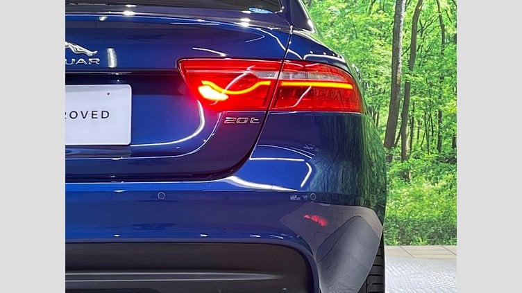 2015 認定中古車 Jaguar XE Bluefire Blue ２WD プレステージ