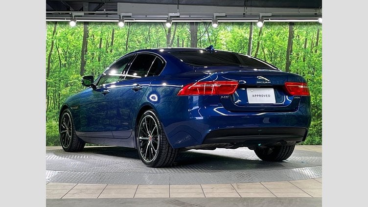2015 認定中古車 Jaguar XE Bluefire Blue ２WD プレステージ