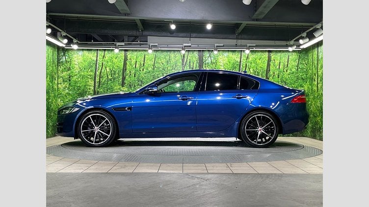2015 認定中古車 Jaguar XE Bluefire Blue ２WD プレステージ