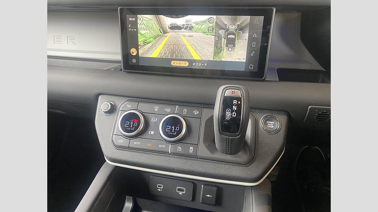 2024 認定中古車 Land Rover Defender 110 Fuji White ８オートマチック SE  P300