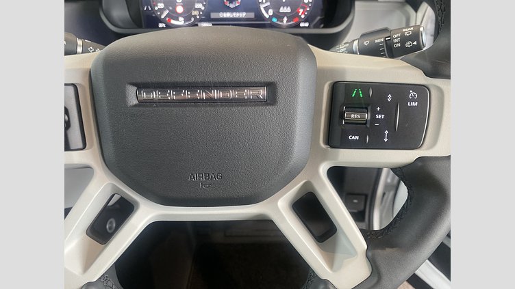 2024 認定中古車 Land Rover Defender 110 Fuji White ８オートマチック SE  P300