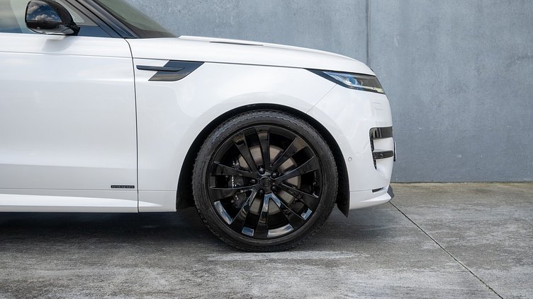 2025 Approved Land Rover Range Rover Sport Ostuni Pearl White P530 Autobiography