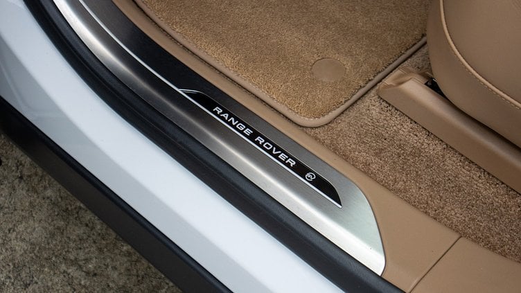 2024 Approved Land Rover Range Rover Icy White - SV Ultra Gloss Finish P550e SV SWB