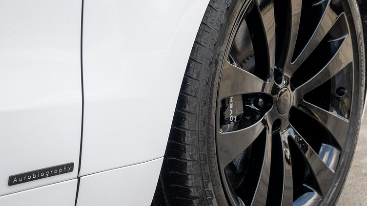 2025 Approved Land Rover Range Rover Sport Ostuni Pearl White P530 Autobiography