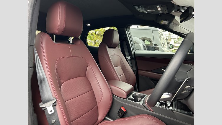 2024 認定中古車 Jaguar E-Pace Santorini Black 2.0L　P250 R-DynamicSE