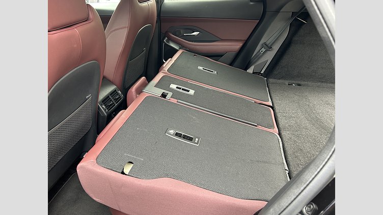 2024 認定中古車 Jaguar E-Pace Santorini Black 2.0L　P250 R-DynamicSE