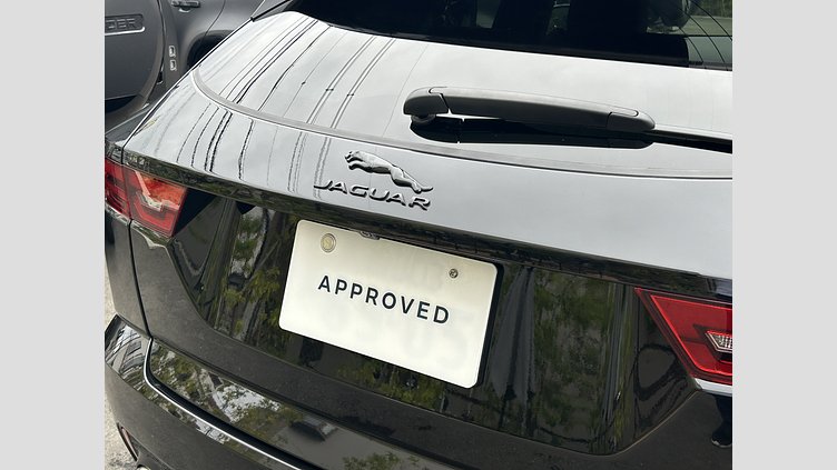 2024 認定中古車 Jaguar E-Pace Santorini Black 2.0L　P250 R-DynamicSE