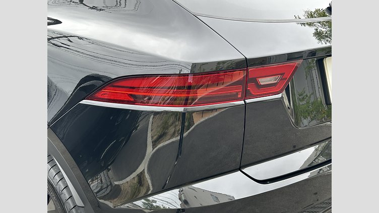 2024 認定中古車 Jaguar E-Pace Santorini Black 2.0L　P250 R-DynamicSE