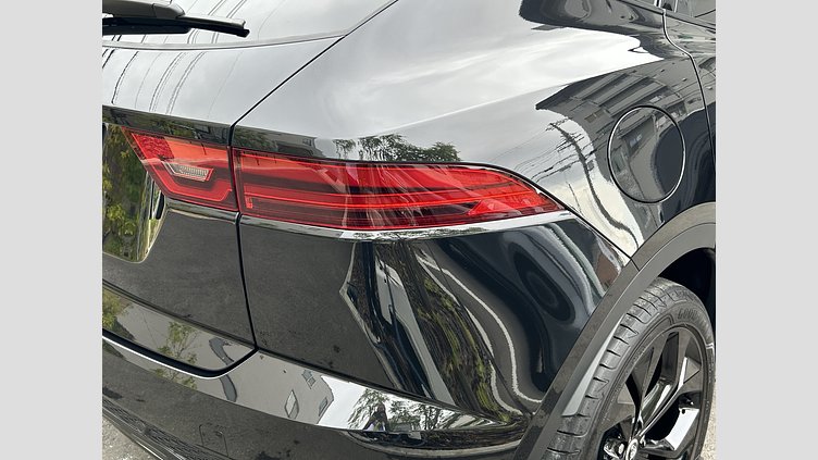 2024 認定中古車 Jaguar E-Pace Santorini Black 2.0L　P250 R-DynamicSE