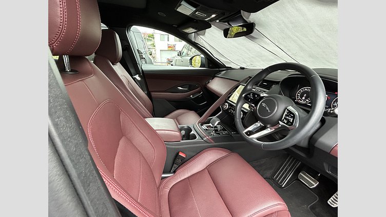 2024 認定中古車 Jaguar E-Pace Santorini Black 2.0L　P250 R-DynamicSE