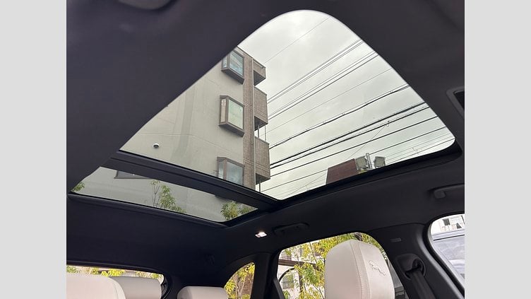 2024 認定中古車 Jaguar F-Pace Santorini Black 2.0L 204D R-DynamicSE
