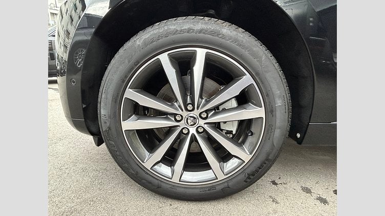 2024 認定中古車 Jaguar F-Pace Santorini Black 2.0L 204D R-DynamicSE