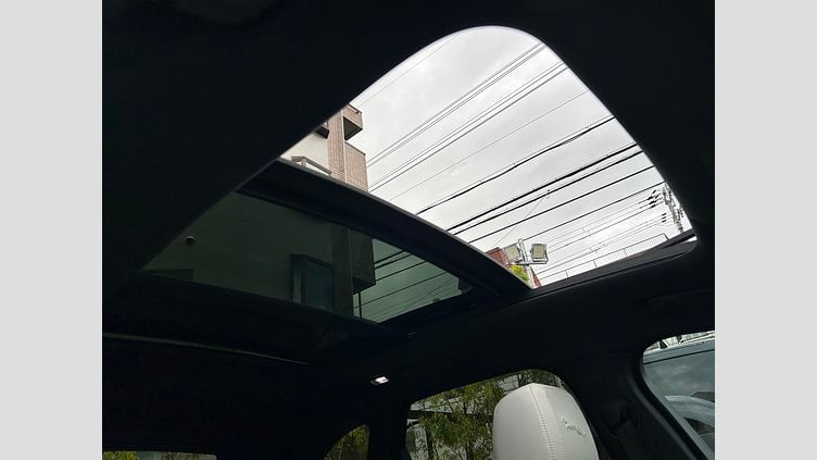 2024 認定中古車 Jaguar F-Pace Santorini Black 2.0L 204D R-DynamicSE