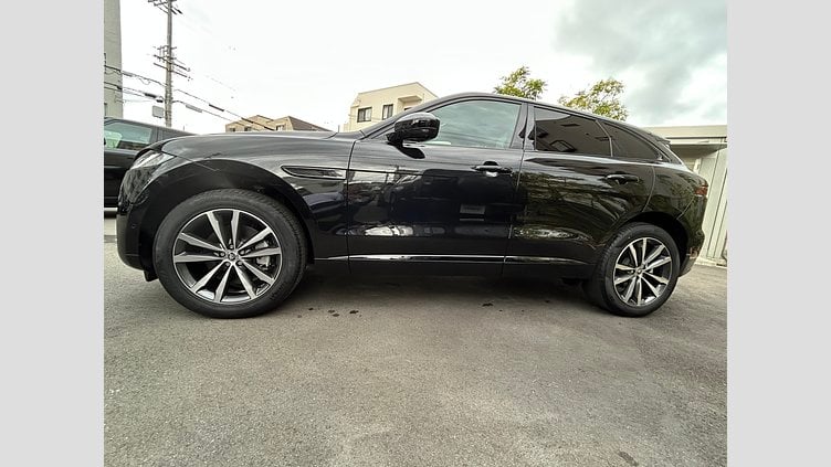 2024 認定中古車 Jaguar F-Pace Santorini Black 2.0L 204D R-DynamicSE