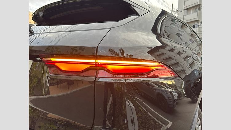 2024 認定中古車 Jaguar F-Pace Santorini Black 2.0L 204D R-DynamicSE