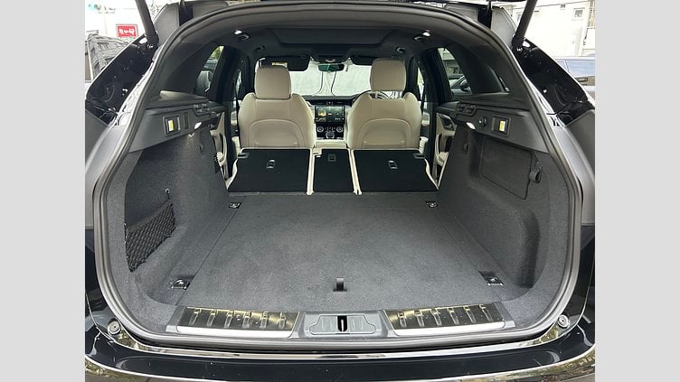 2024 認定中古車 Jaguar F-Pace Santorini Black 2.0L 204D R-DynamicSE