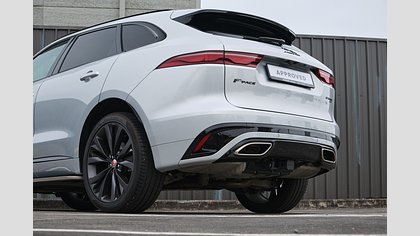 F-Pace 7