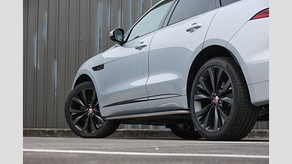 F-Pace 6