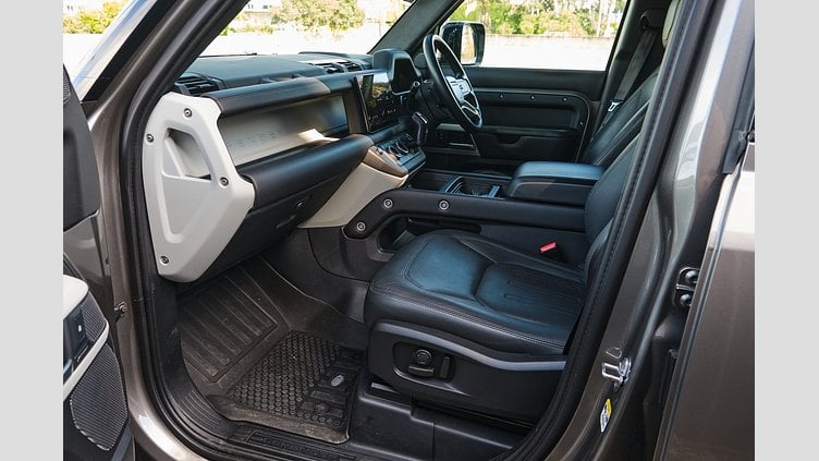 2022 Approved Land Rover Defender 110 Silicon Silver 110 P400 HSE