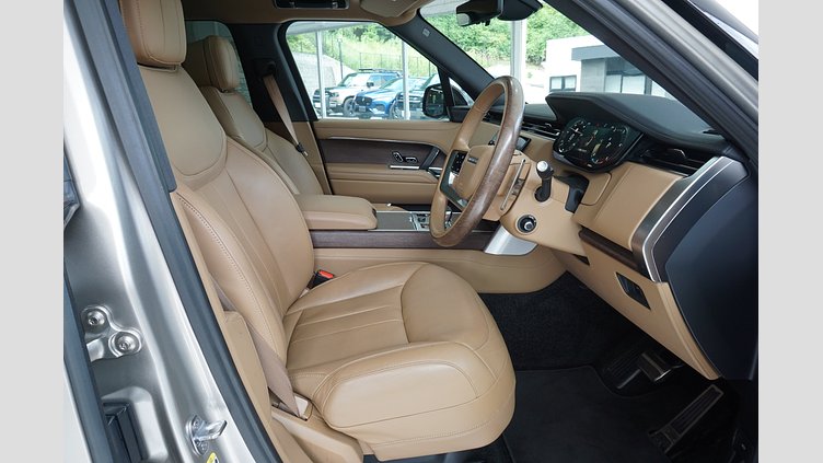 2022 認定中古車 Land Rover Range Rover バトゥミゴールド AWD HSE