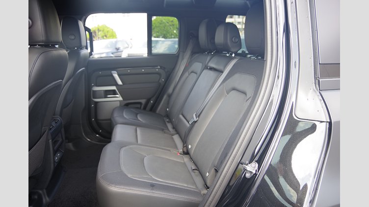 2023 認定中古車 Land Rover Defender 110 Santorini Black 3.0D　AWD
　 X-Dynamic　SE