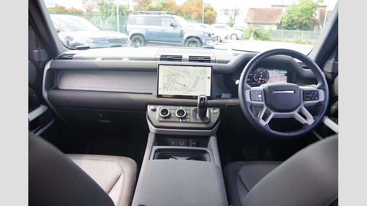 2023 認定中古車 Land Rover Defender 110 Santorini Black 3.0D　AWD
　 X-Dynamic　SE