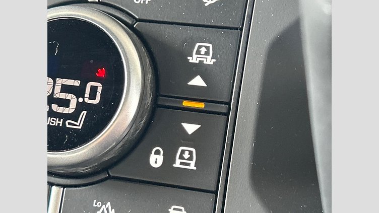 2022 認定中古車 Land Rover Defender 110 Yulong White D300 AWD S