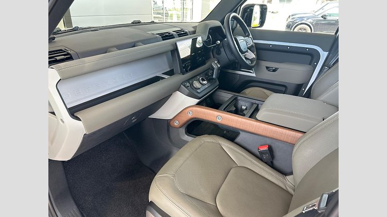 2022 認定中古車 Land Rover Defender 110 Yulong White D300 AWD S