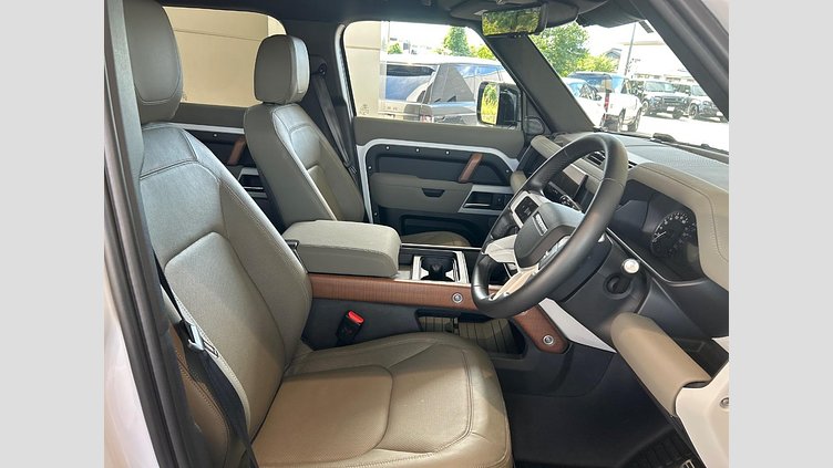 2022 認定中古車 Land Rover Defender 110 Yulong White D300 AWD S