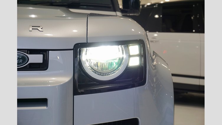 2021 認定中古車 Land Rover Defender 90 ハクバシルバー P300 AWD（AT） BASE