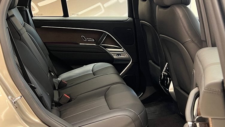 2025 新車 Land Rover Range Rover (1DM) Batumi Gold 巴統金 P400 汽油 (輕油電混合) 標準軸距 SE