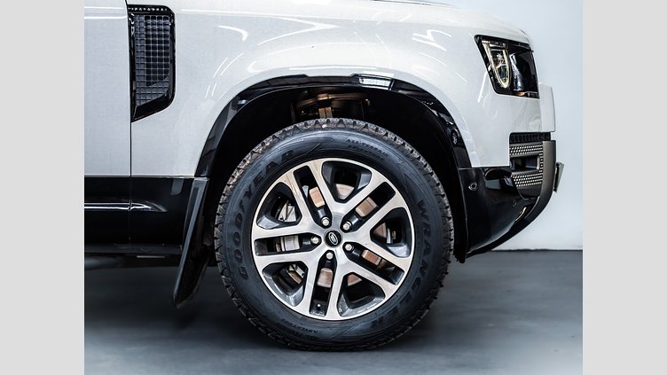 2022 Approved Land Rover Defender 110 Fuji White awd D300 SE X-Dynamic (221KW)