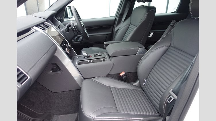 2024 認定中古車 Land Rover Discovery フジホワイト（ソリッド） 30D S 350PS S