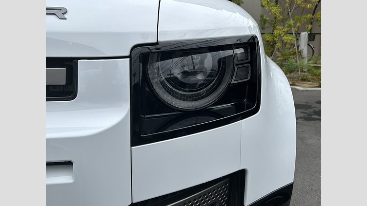 2023 認定中古車 Land Rover Defender 110 Fuji White 3.0L 300D DynamicSE
